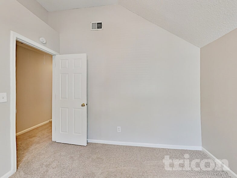 Building Photo - 842 Asbury Trail