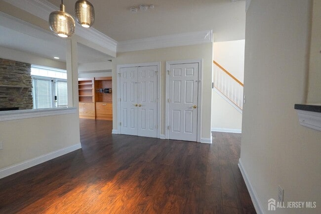 Building Photo - 456 Hancock St