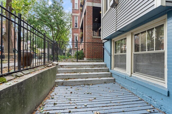 Building Photo - 2742 N Seminary Ave