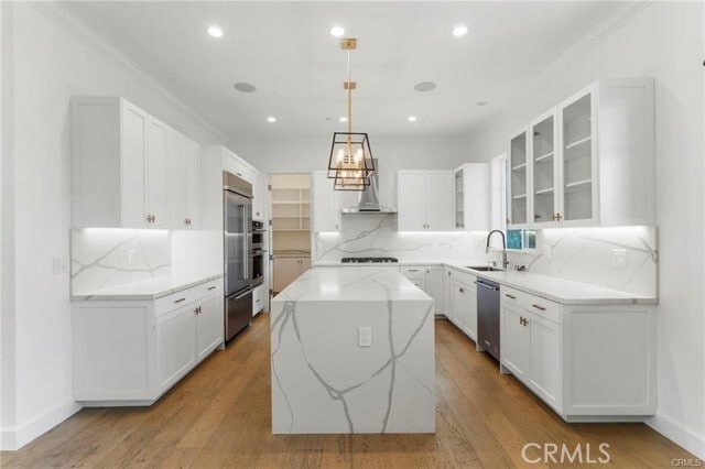 Building Photo - 5537 Vanalden Ave