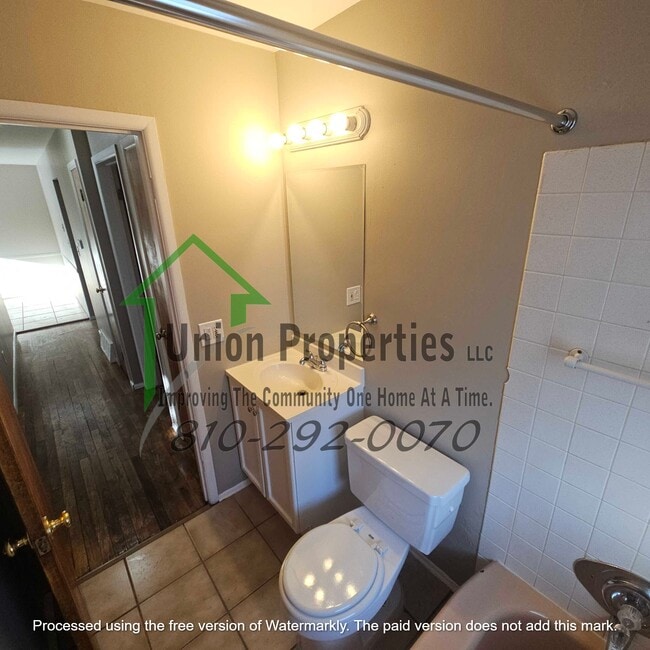 Building Photo - 3033 Pine Grove Ave