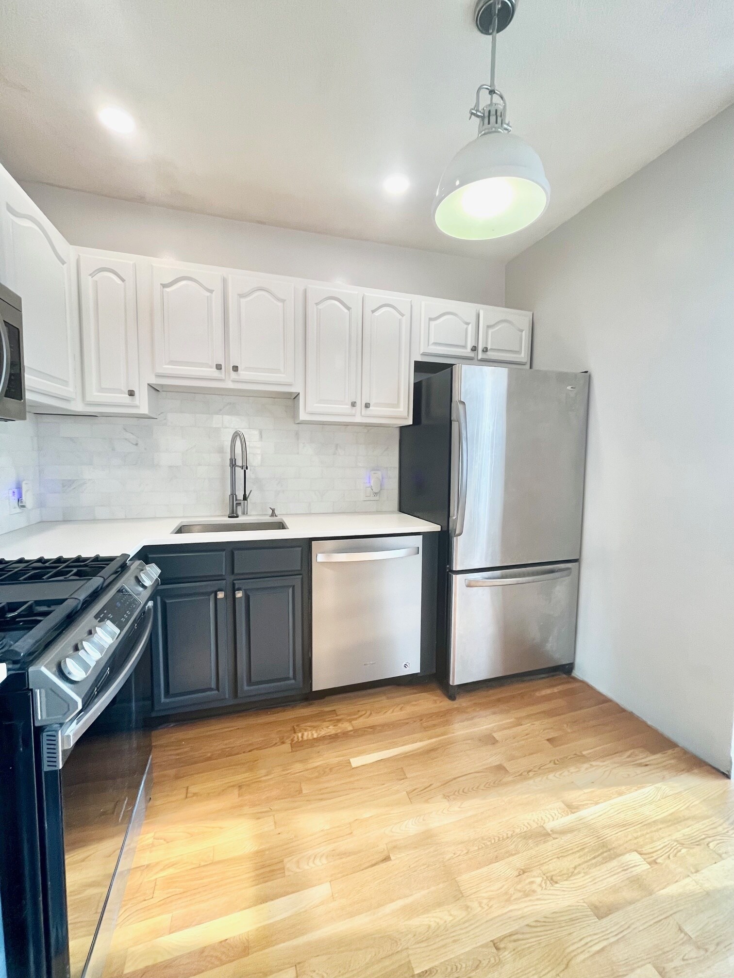 Building Photo - 120 Highland St