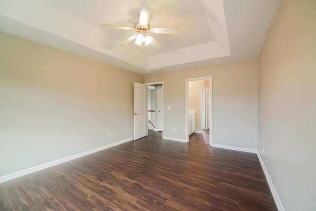 Building Photo - 4809 Camelot Dr