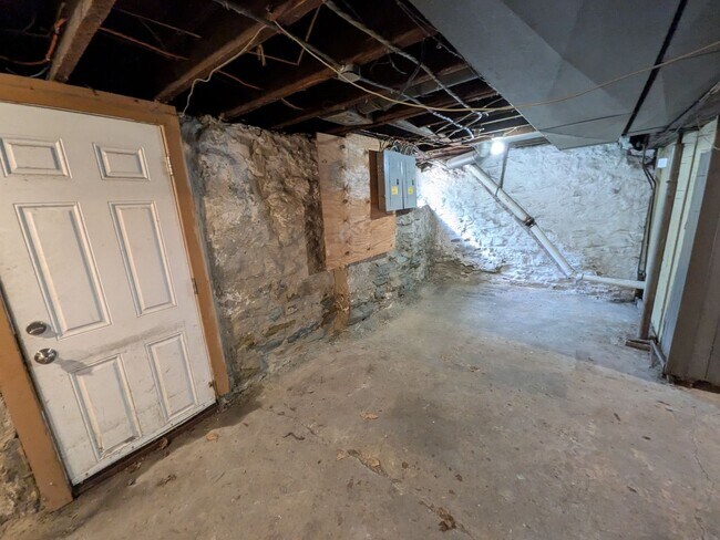 Building Photo - 3620 Grenada St