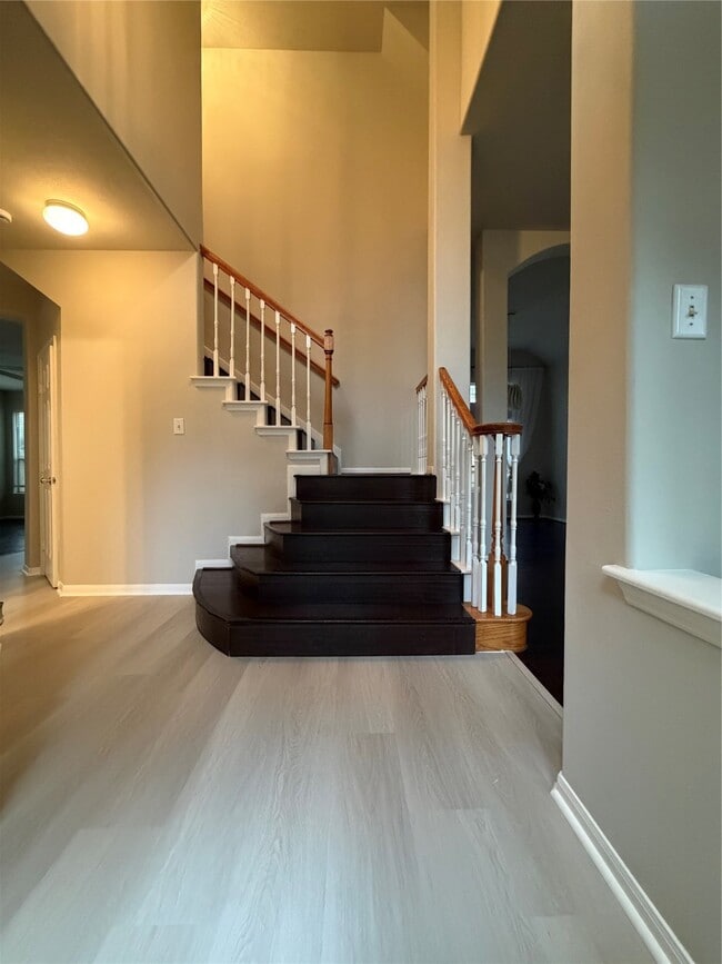 Building Photo - 2 Wintergrass Pl