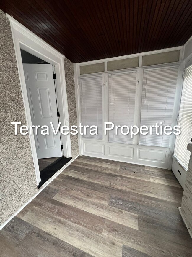 Building Photo - 3 bed single family in Salem. Eligible for...