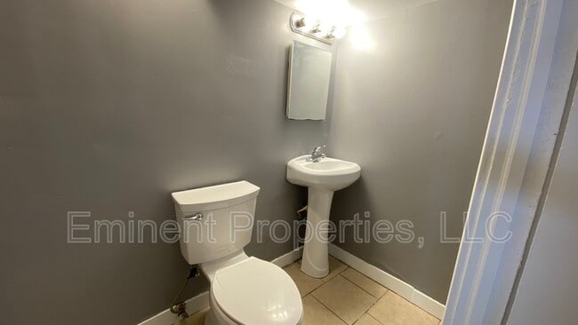 Building Photo - 10628 S. Green