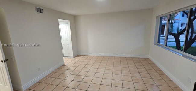 Building Photo - 9220 NW 9th Pl