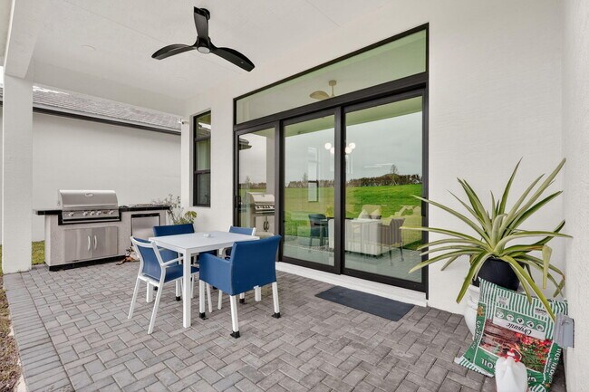 Building Photo - 10195 SW Latium Wy