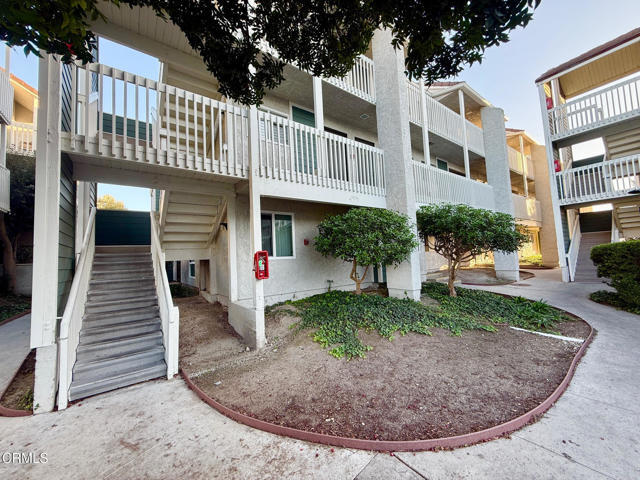 Building Photo - 259 S Ventura Rd