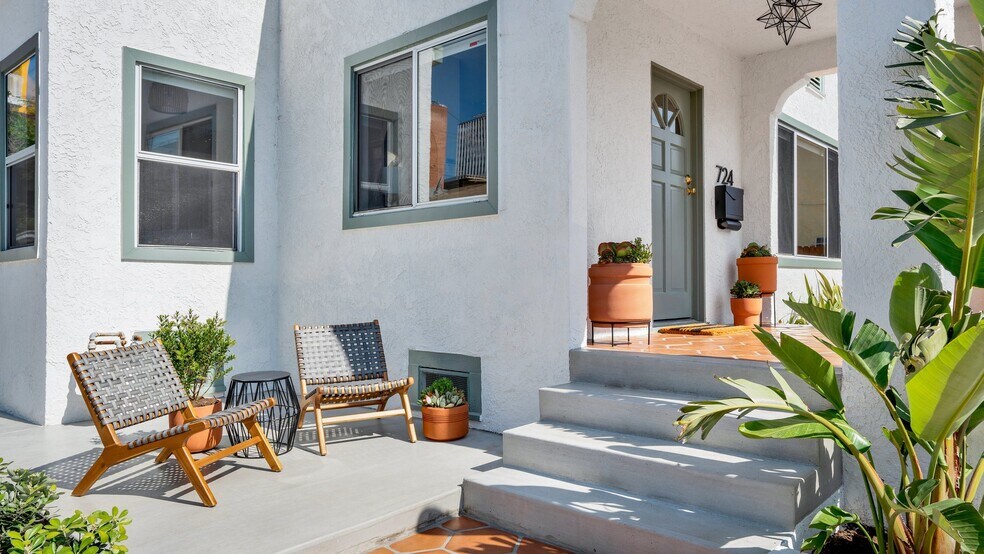 Building Photo - 724 Gramercy Dr