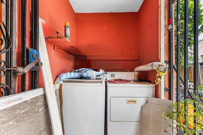 Building Photo - 1882 SW 17th Ave