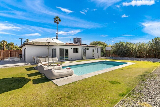 Building Photo - El Retiro - Pool, Jacuzzi, and Private Yard