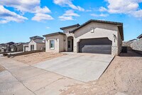 Building Photo - 869 Eastwell Dr