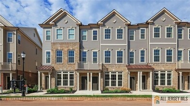 Building Photo - 95 Robeson St