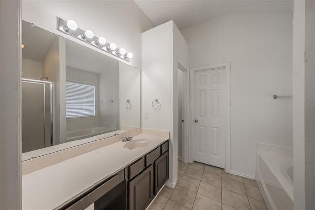 Building Photo - 1075 Port Sullivan Dr