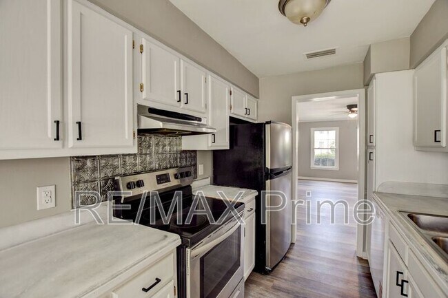 Building Photo - 5519 Baccalaureate Dr