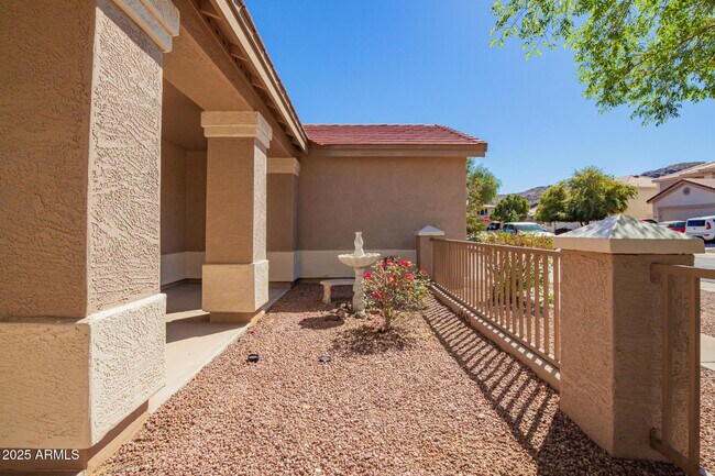 Building Photo - 1310 E Beth Dr