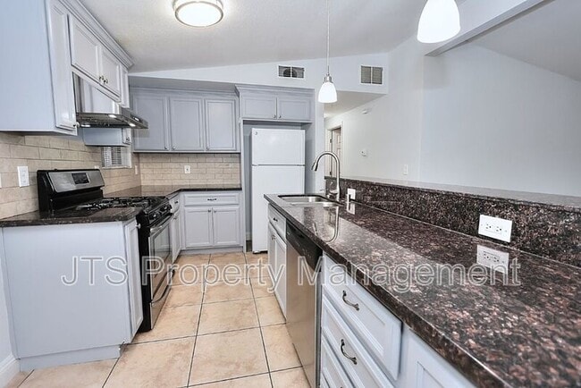 Building Photo - 2000 Belcot Rd