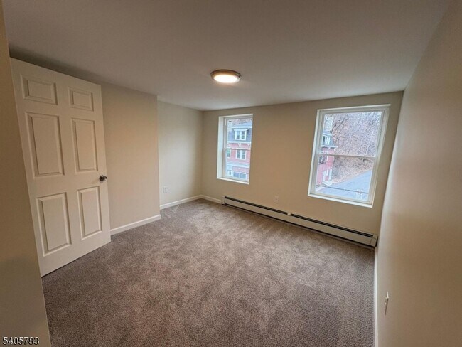 Building Photo - 786 S Main St