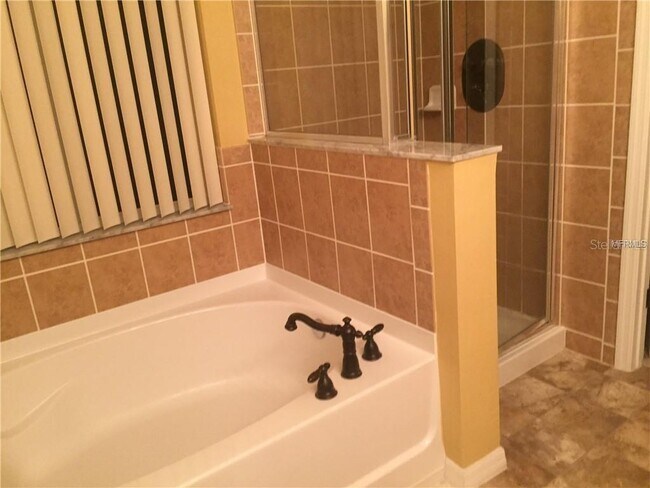 Building Photo - 603 Alfani St