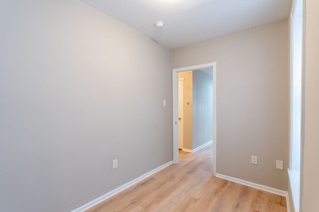 Building Photo - 3828 Cambridge St