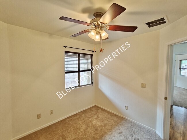 Building Photo - 10923 S Lake Gambusi Dr