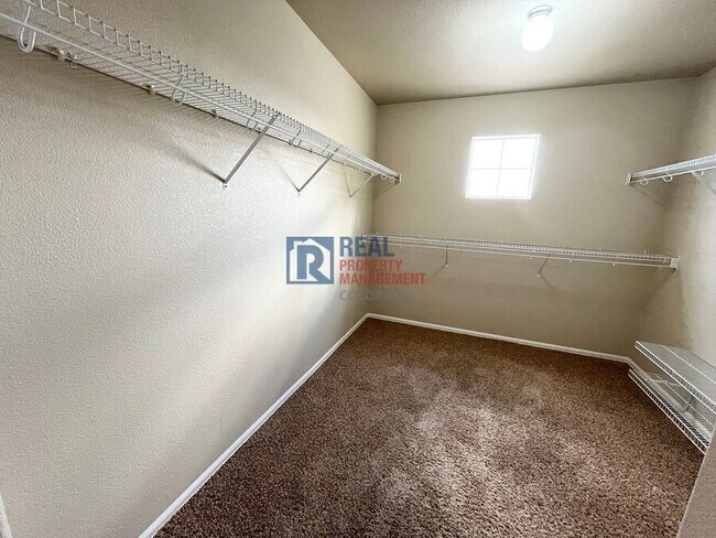 Building Photo - 10276 Deer Meadow Cir