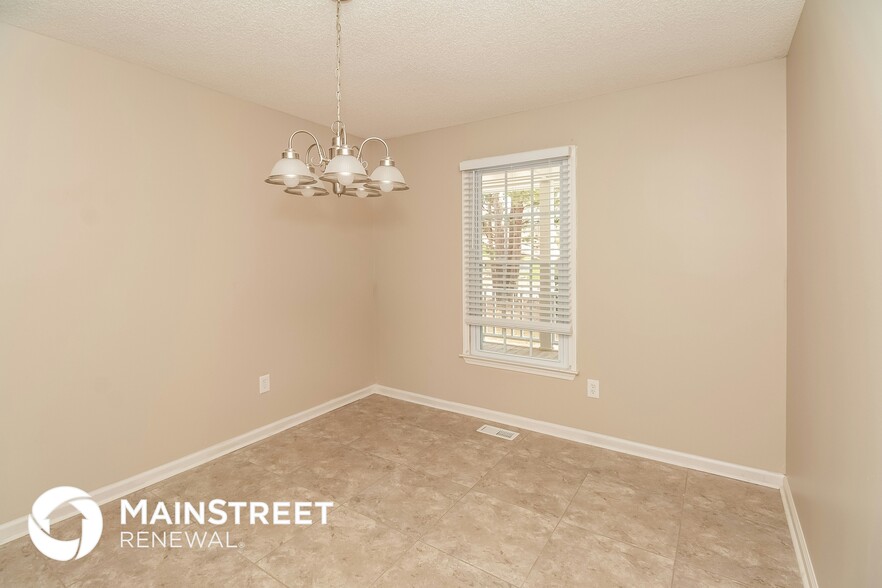 Building Photo - 2968 Rosecommons Dr