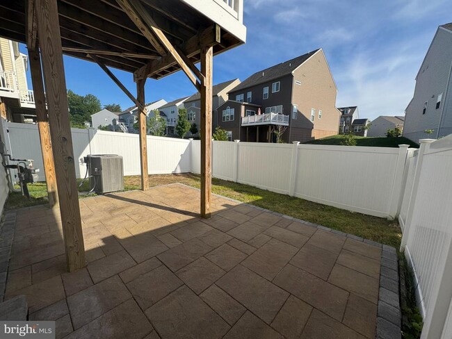 Building Photo - 9067 Fox Stream Way