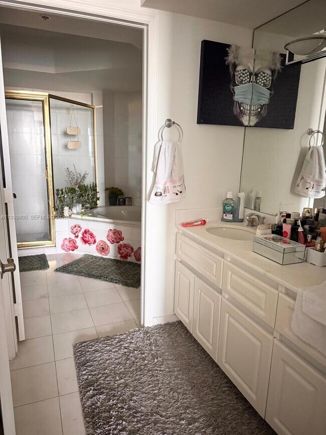 Building Photo - 6301 Collins Ave