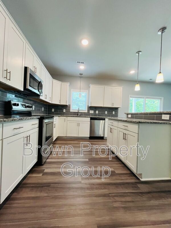Building Photo - 2165 Stonewash Dr