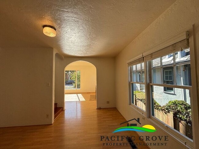 Building Photo - Delightful 3-Bedroom, 2 bath home in Pacific Grove