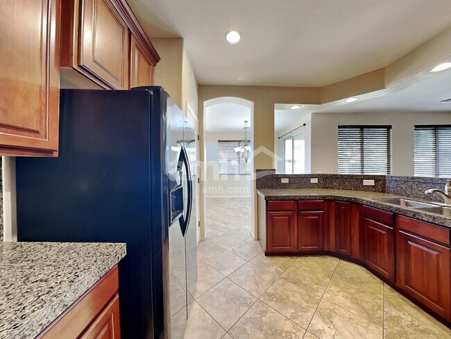 Building Photo - 7307 S 73rd Dr