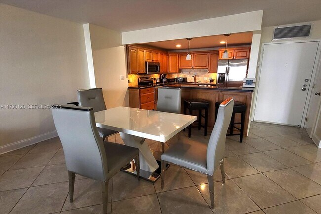 Building Photo - 2101 S Ocean Dr