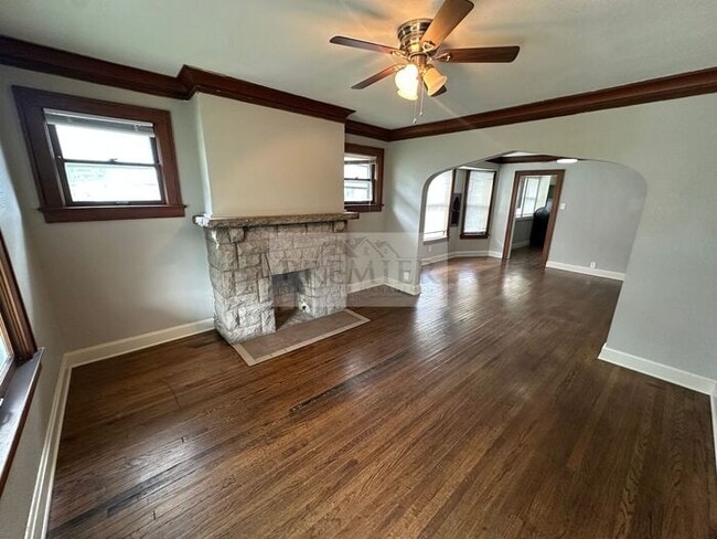 Building Photo - 5618 Forest Ave