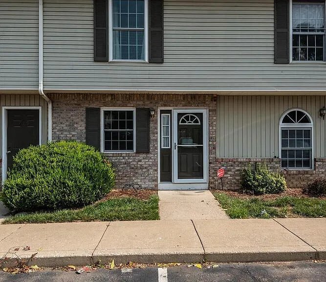 Building Photo - 731 E Sherwood Hills Dr