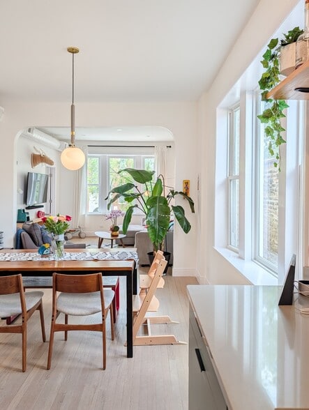Building Photo - 3231 W Armitage Ave