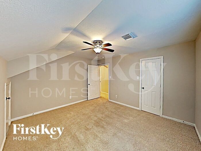 Building Photo - 31219 Fountainbrook Park Ln