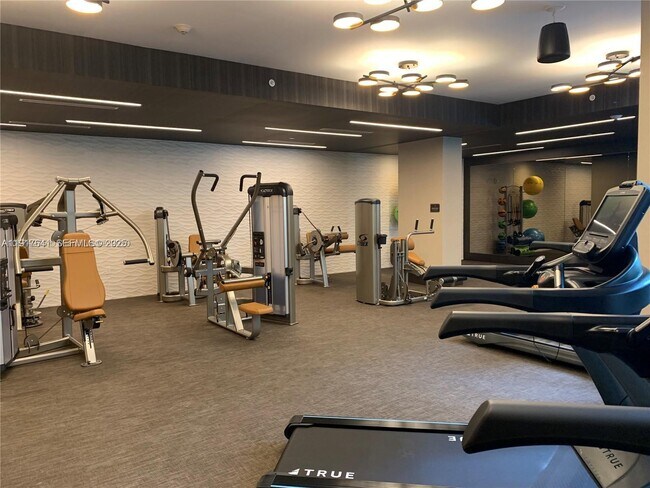 Building Photo - 301 Altara Ave