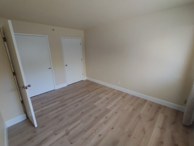 Building Photo - 628 W El Camino Ave