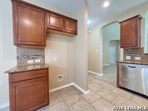 Building Photo - 9023 Quihi Way