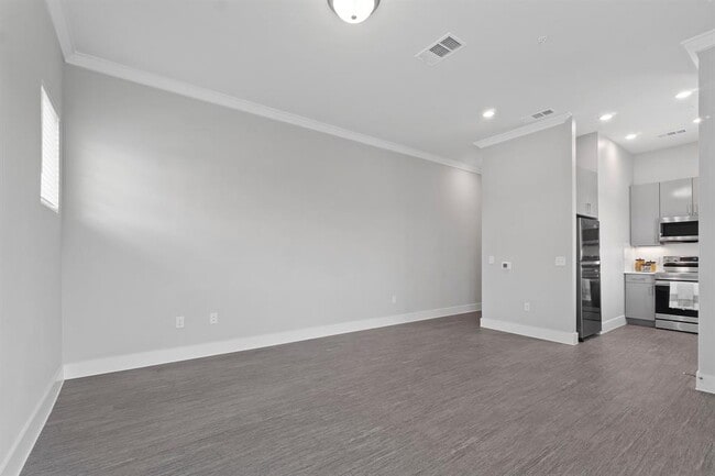 Building Photo - 476 Suffield Dr