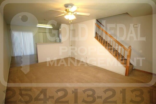 Building Photo - 306 Creek St