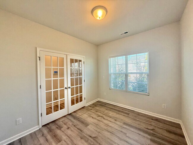 Building Photo - 5244 Calhoun Pl