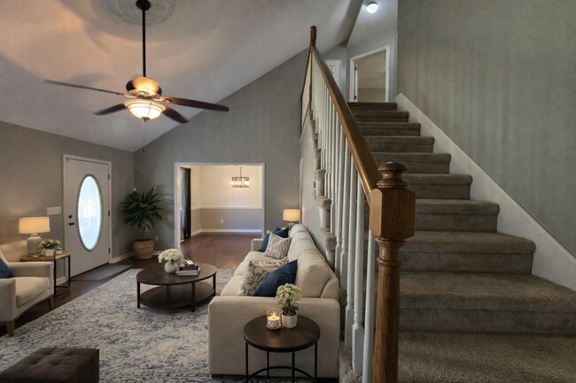 Building Photo - MOVE-IN SPECIAL!! $250 OFF First Month