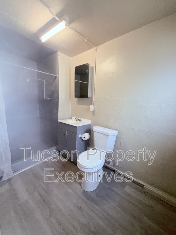 Building Photo - 234 E 32nd St