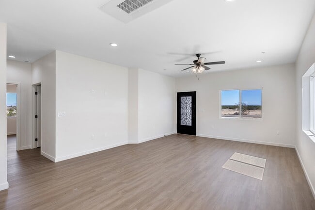 Building Photo - 17491 Granada Dr