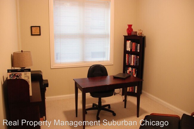 Building Photo - 3 br, 2 bath House - 5536 W. Higgins #1W