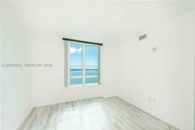 Building Photo - 951 Brickell Ave